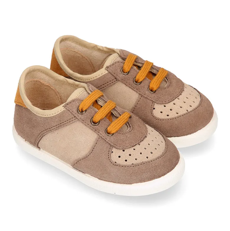 Zapatilla niños CASUAL con cordones en piel serraje.