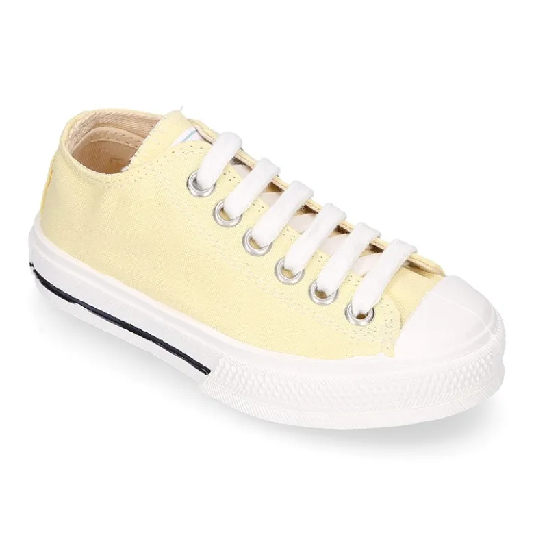 Zapatilla niños CASUAL con puntera y cordones en colores pasteles.