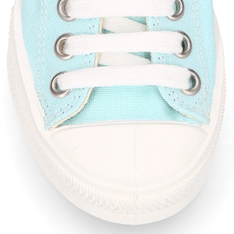 Zapatilla niños CASUAL con puntera y cordones en colores pasteles.