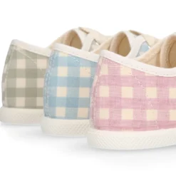 Zapatilla niños con cordones lazo y puntera en VICHY.