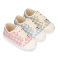 Zapatilla niños con cordones lazo y puntera en VICHY.