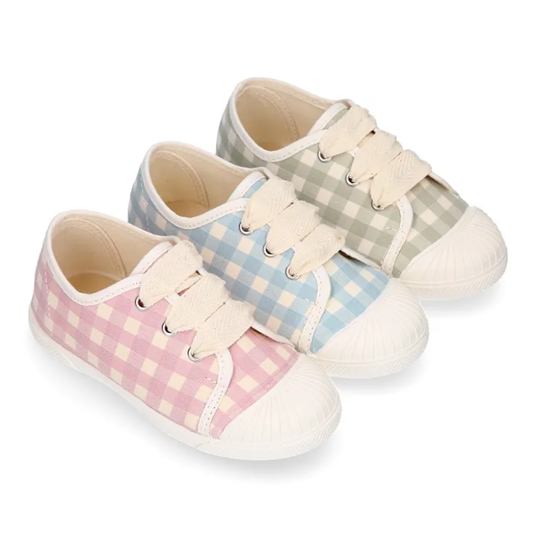 Zapatilla niños con cordones lazo y puntera en VICHY.