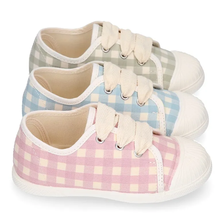 Zapatilla niños con cordones lazo y puntera en VICHY.