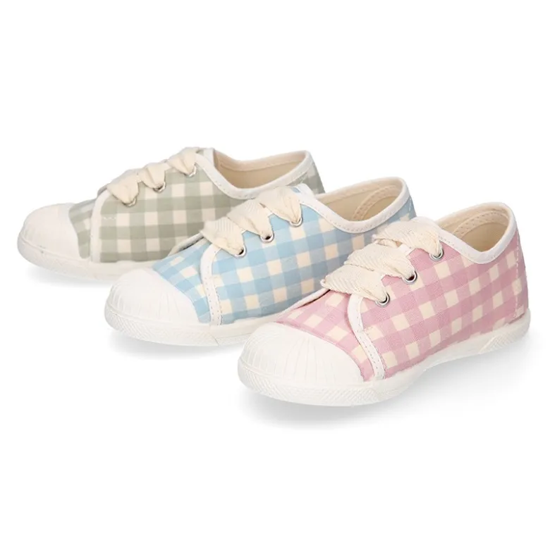 Zapatilla niños con cordones lazo y puntera en VICHY.