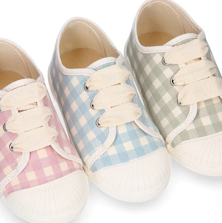 Zapatilla niños con cordones lazo y puntera en VICHY.
