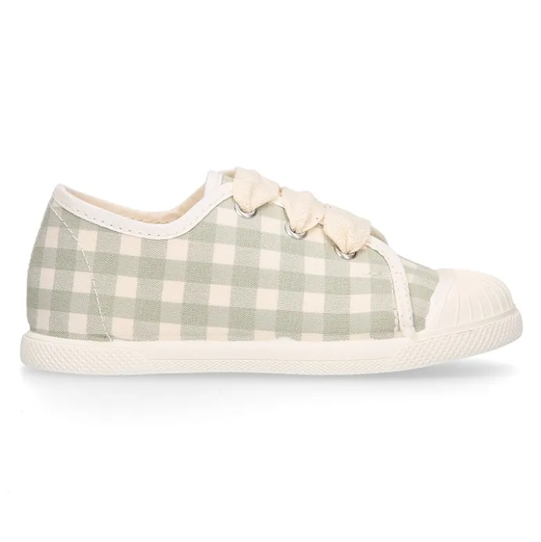 Zapatilla niños con cordones lazo y puntera en VICHY.