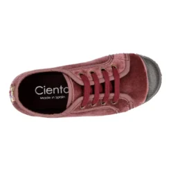 Zapatilla niños con cordones y puntera en terciopelo.