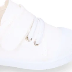 Zapatilla niños con puntera y cordones elásticos en lona algodón.