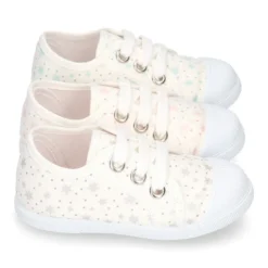 Zapatilla niños con puntera y cordones en lona ASTRO.