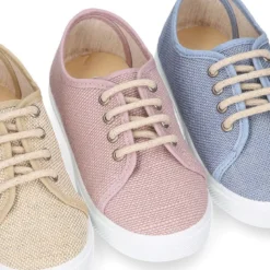 Zapatilla niños en LINO para vestir con cordones.