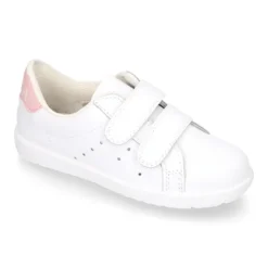 Zapatilla niños OKAA sin cordones en piel lavable.