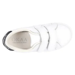 Zapatilla niños OKAA sin cordones en piel lavable.