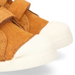 Zapatilla niños tipo bamba sin cordones y puntera en piel serraje CUERO.