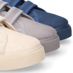 Zapatilla niños vestir OKAA sin cordones en Serratex.