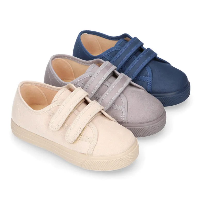 Zapatilla niños vestir OKAA sin cordones en Serratex.