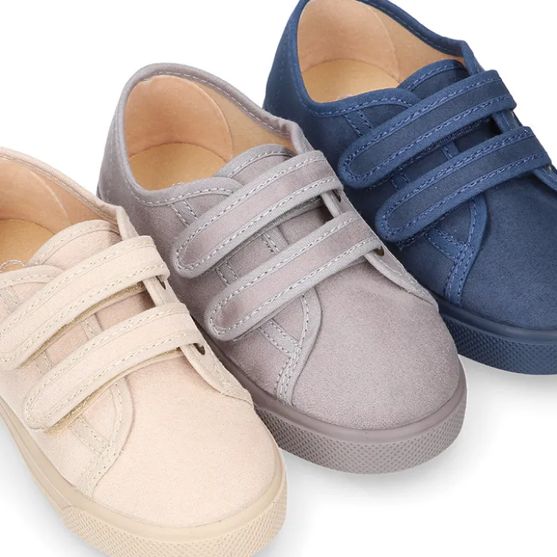 Zapatilla niños vestir OKAA sin cordones en Serratex.