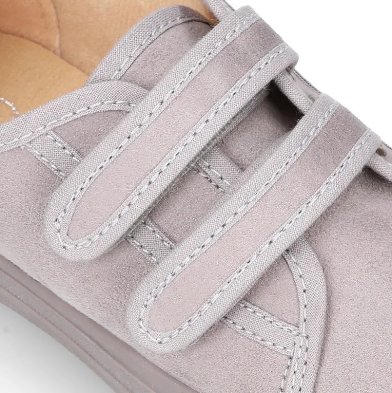 Zapatilla niños vestir OKAA sin cordones en Serratex.