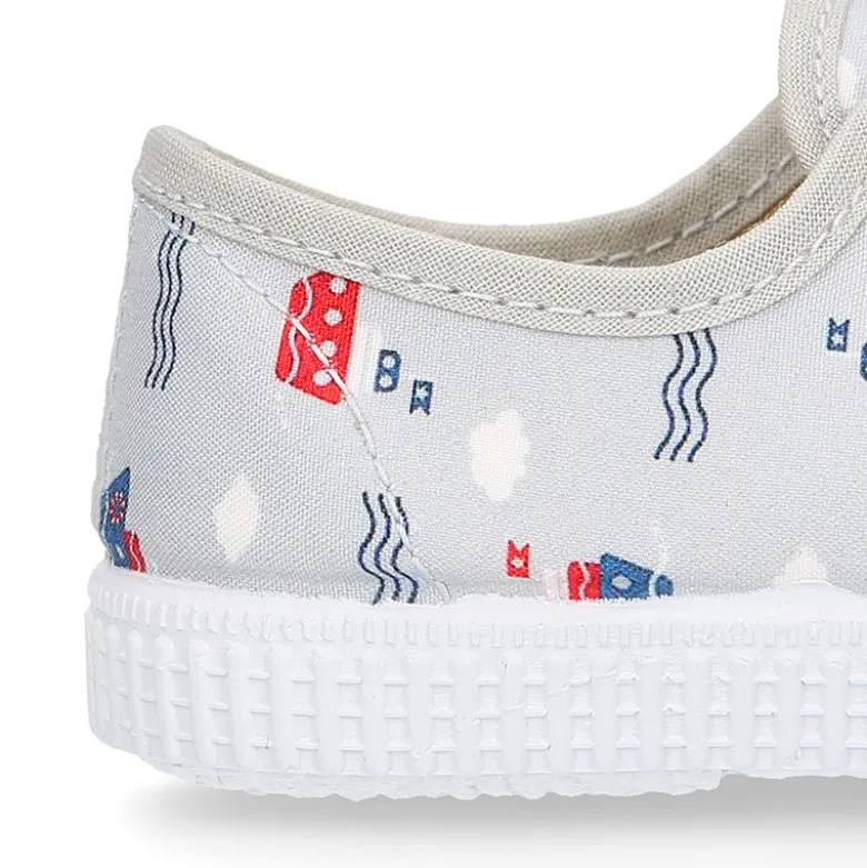 Zapatilla niño tipo Bamba sin cordones en lona con BARCOS.