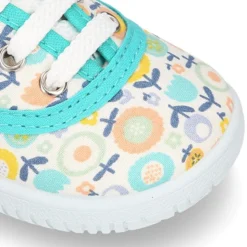 Zapatilla o bamba en lona con dibujos de flores para niños y niñas.