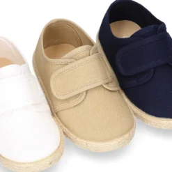 Zapatilla o Bamba niño tipo Alpargata en lona sin cordones.