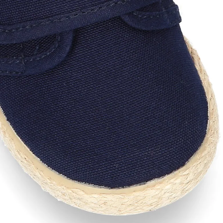 Zapatilla o Bamba niño tipo Alpargata en lona sin cordones.