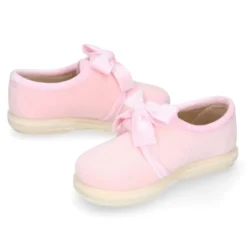 Zapatillas casa niña en lana suave con cierre adherente y LAZO.