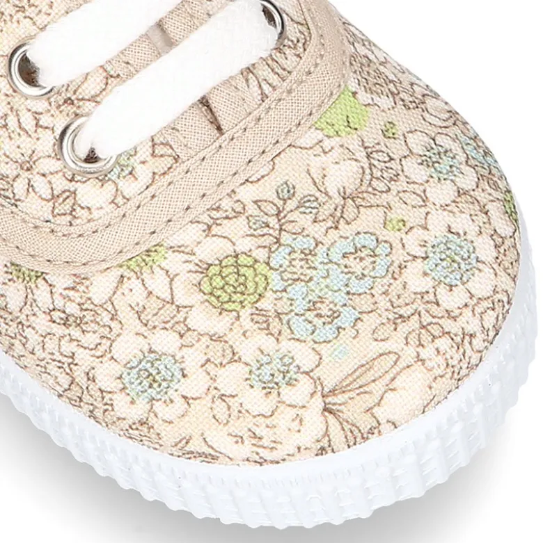 Zapatilla tipo Bamba con cordones en lona algodón con FLORES pasteles.
