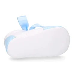 Zapatito inglesito bebé lazos en piel charol.