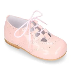 Zapatito niño inglesito clásico en piel charol colores dulces.