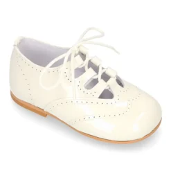 Zapatito niño inglesito clásico en piel charol colores dulces.