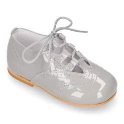 Zapatito niño inglesito clásico en piel charol colores dulces.