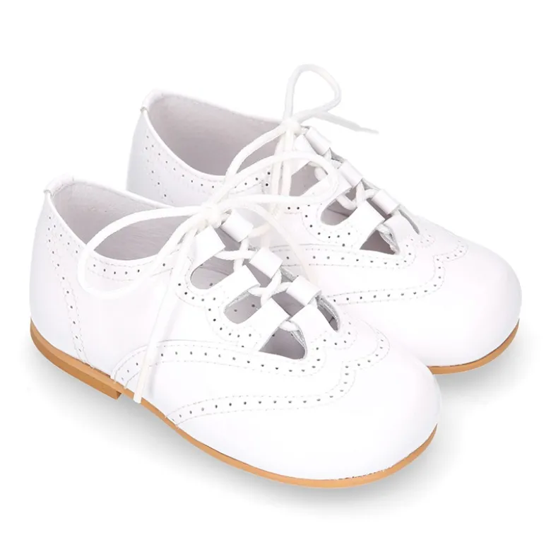 Zapatito niño inglesito clásico en piel charol colores dulces.