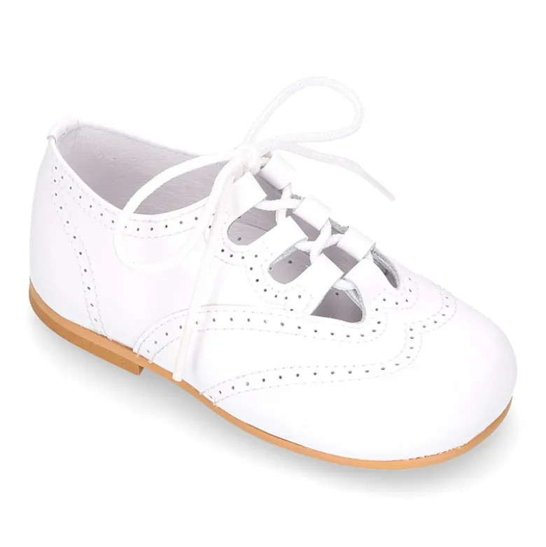 Zapatito niño inglesito clásico en piel charol colores dulces.