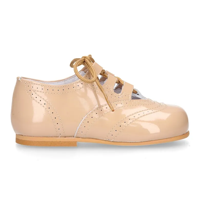 Zapatito niño inglesito clásico en piel charol colores dulces.