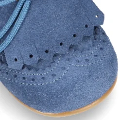 Zapatito niño tipo Blucher con lengüeta y picados en serraje PRIMAVERA.