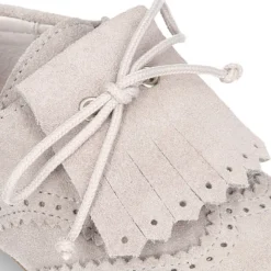 Zapatito niño tipo Blucher con lengüeta y picados en serraje PRIMAVERA.