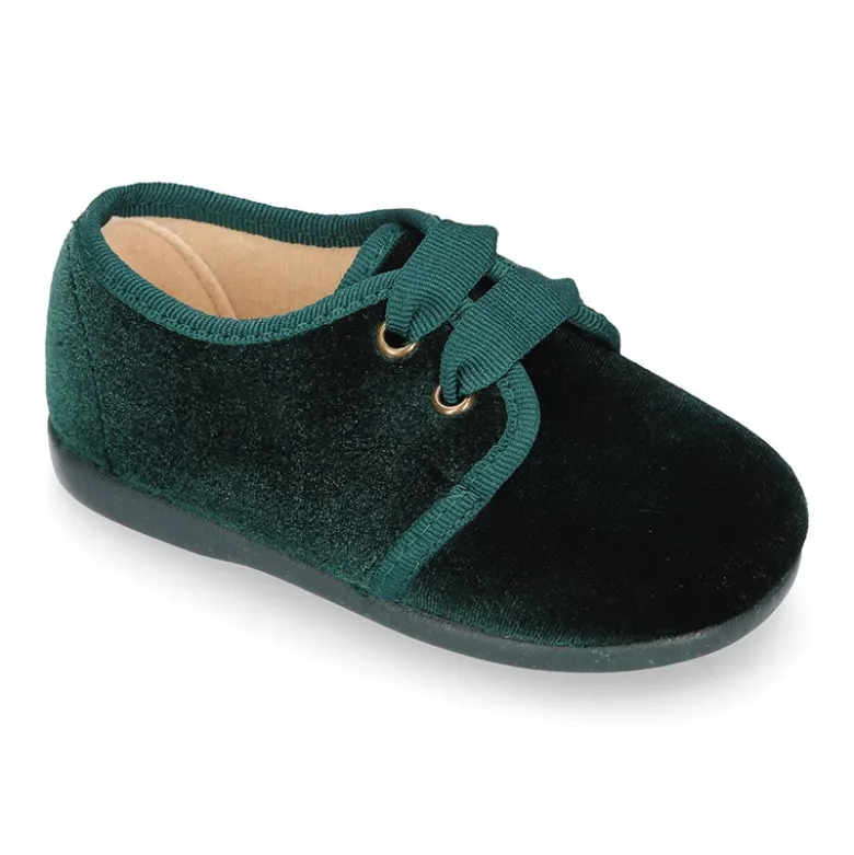 Zapatito niño tipo Blucher en terciopelo.