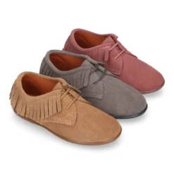 Zapatito tipo Blucher Niños y Niñas con flecos y cordones en piel serraje.