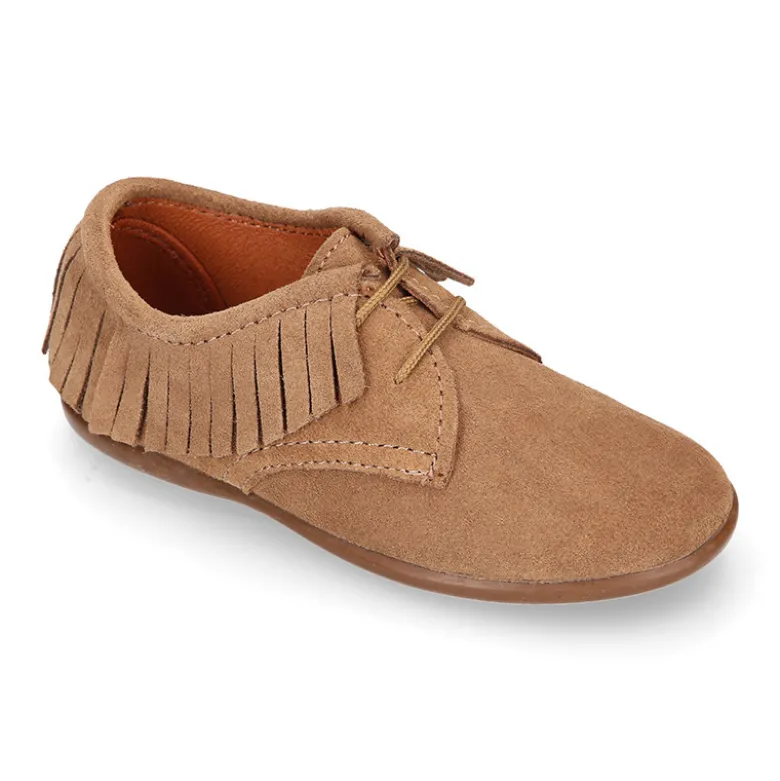 Zapatito tipo Blucher Niños y Niñas con flecos y cordones en piel serraje.