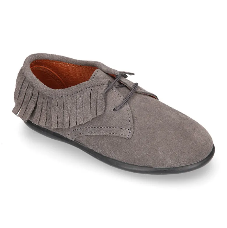 Zapatito tipo Blucher Niños y Niñas con flecos y cordones en piel serraje.