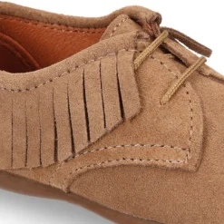 Zapatito tipo Blucher Niños y Niñas con flecos y cordones en piel serraje.
