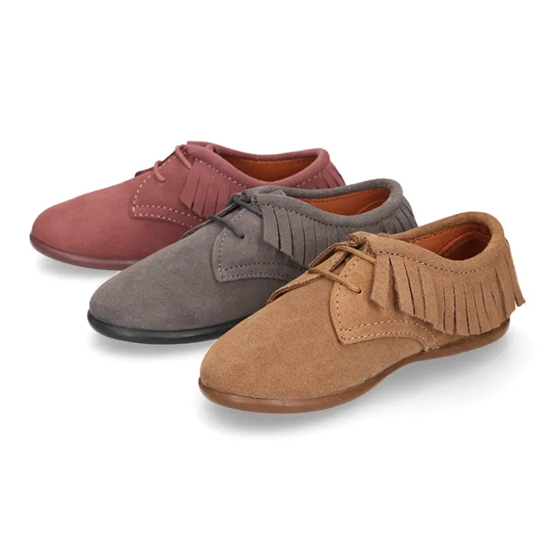 Zapatito tipo Blucher Niños y Niñas con flecos y cordones en piel serraje.
