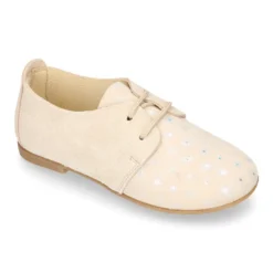 Zapatito tipo Blucher primavera con cordones en serraje con destellos.