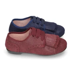 Zapato clásico tipo Blucher con FLECOS en piel serraje metalizado.