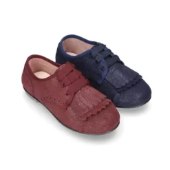 Zapato clásico tipo Blucher con FLECOS en piel serraje metalizado.
