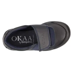 Zapato colegial niño OKAA tipo Blucher sin cordones y puntera reforzada en piel lavable.
