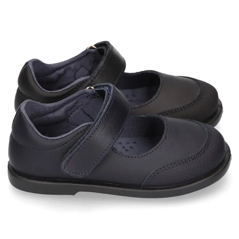 Zapato colegial tipo Mercedita con cierre adherente y puntera en piel lavable para peques.