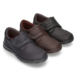 Zapato colegio sin cordones y con puntera en piel lavable.