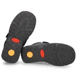 Zapato colegio tipo Blucher sin cordones en piel lavable.