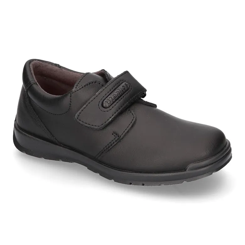 Zapato colegio tipo Blucher sin cordones en piel lavable.